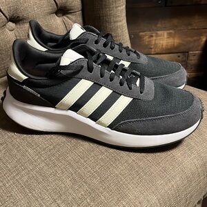 Adidas sneakers men's 8.5